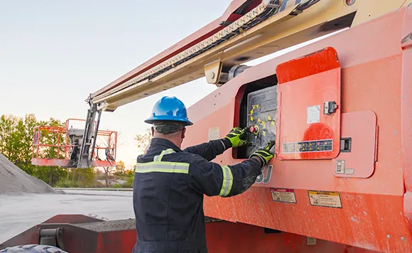 Fleet Maintenance Technician with Vehicle